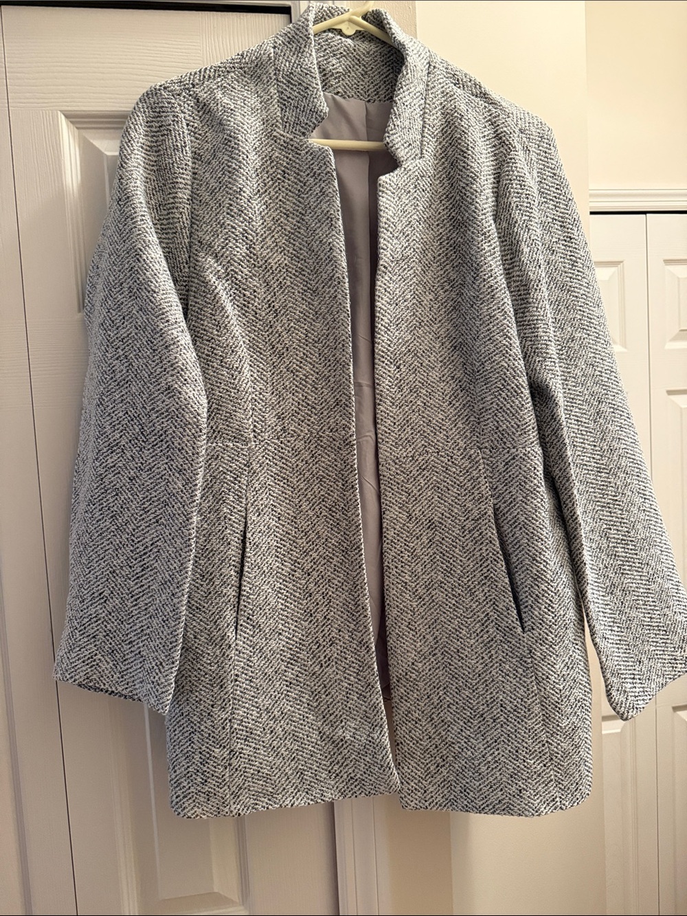 Women’s Gray Herringbone Open-Front Coat